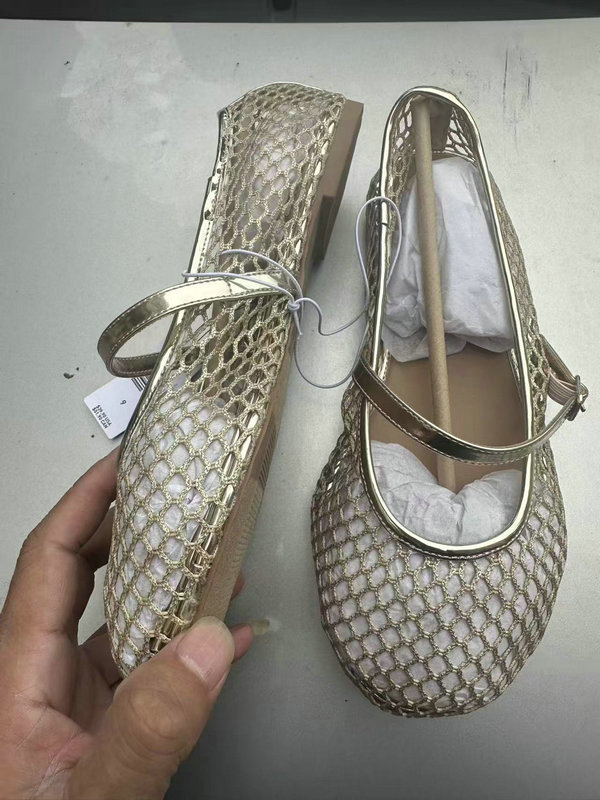 Pair of women's gold and black casual flat shoes TF8736 bulk wholesale