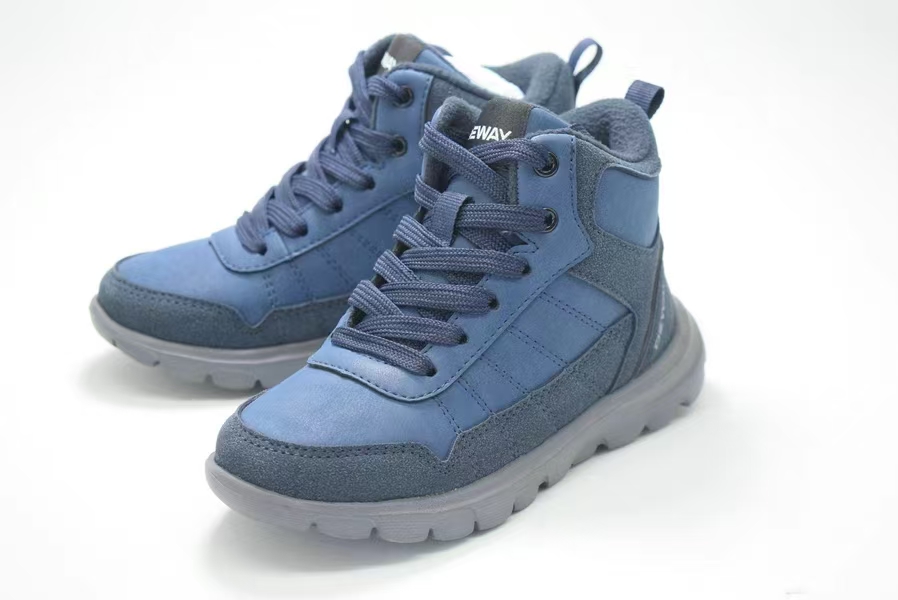 Pair of men's navy blue casual outdoor shoes style TF8652