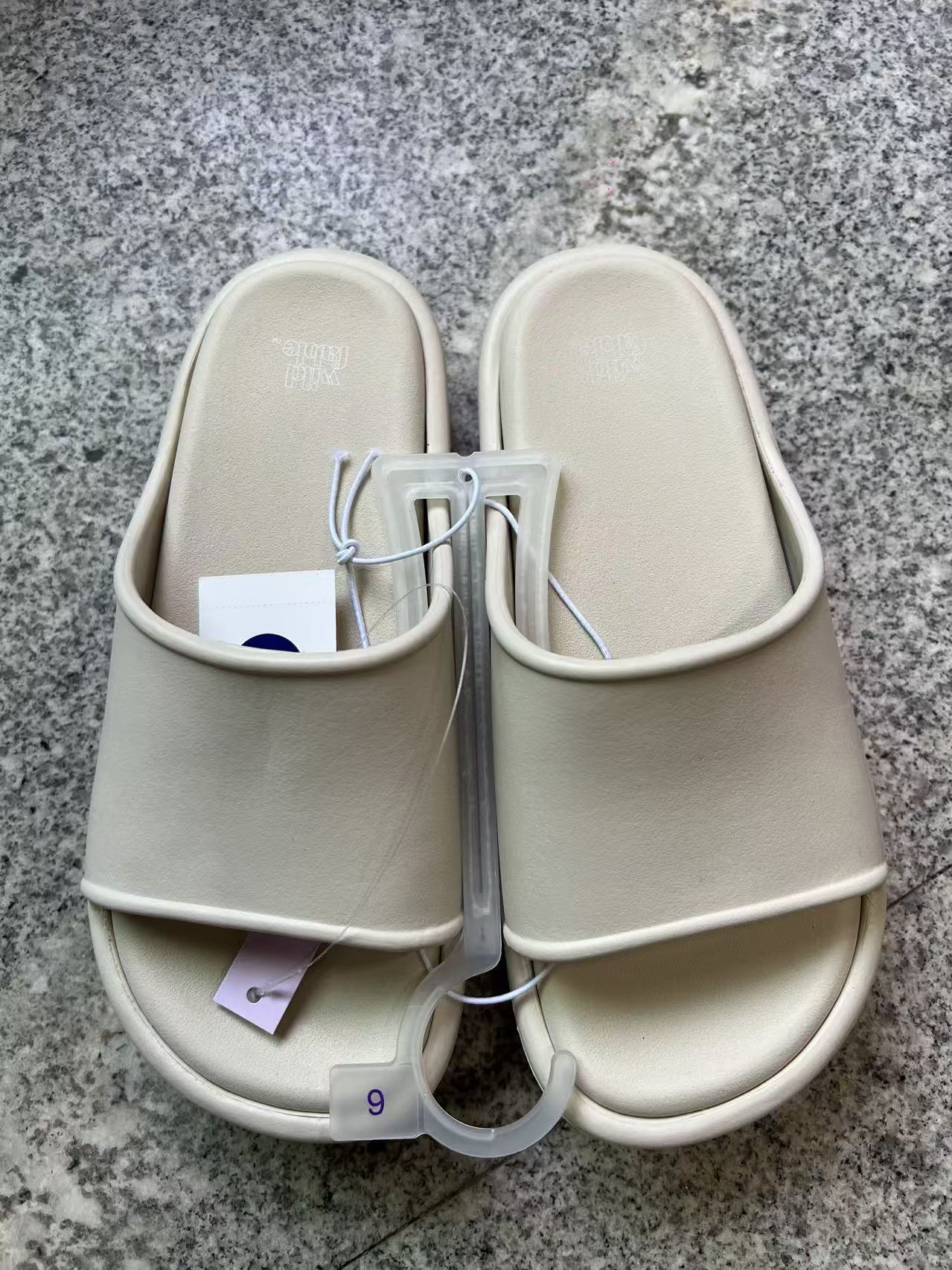 Ladies off-white and khaki slippers style TF8918 wholesale ready stock