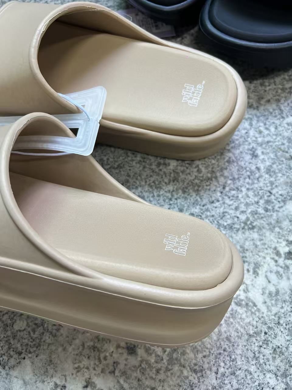 Double strap buckle detail on ladies khaki slide slippers TF8918