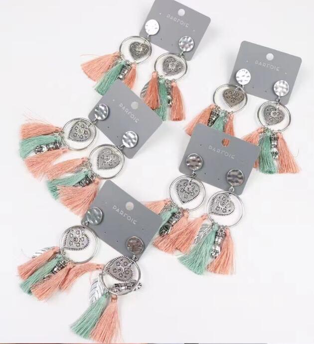 Side view of ladies dangle drop earrings TR6304
