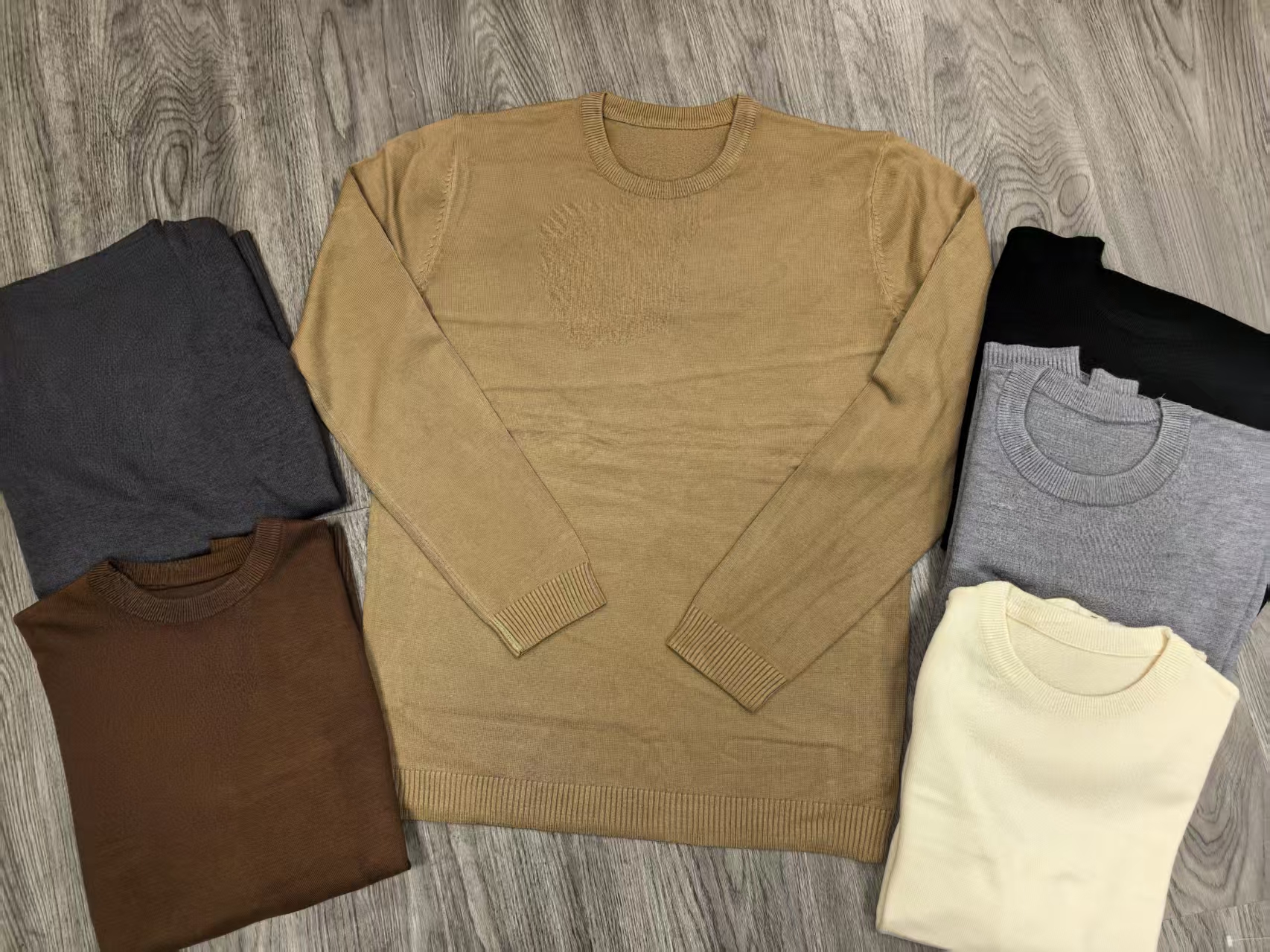 Color options of men's crewneck knitwear sweater TF7953