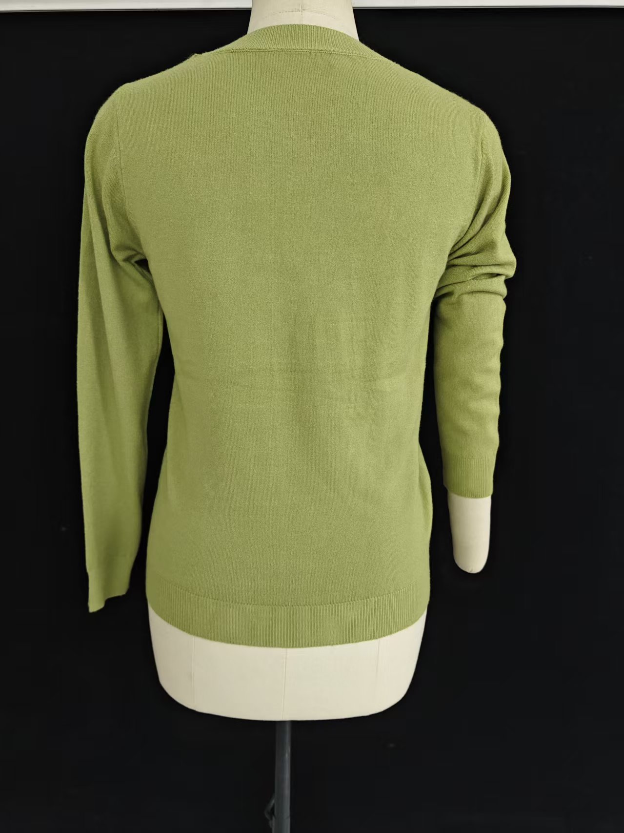 Back view of ladies' crewneck knitwear sweater style TF8182