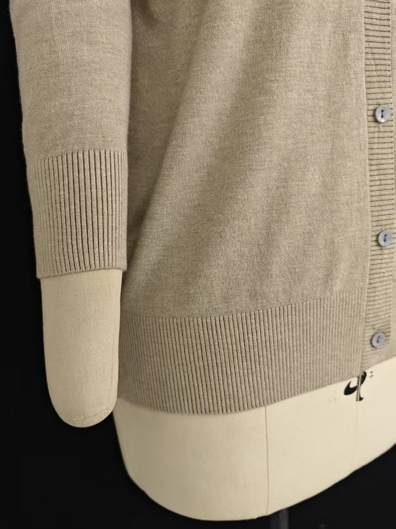 Ribbed hem and side seam detail on ladies' cardigan TF8326