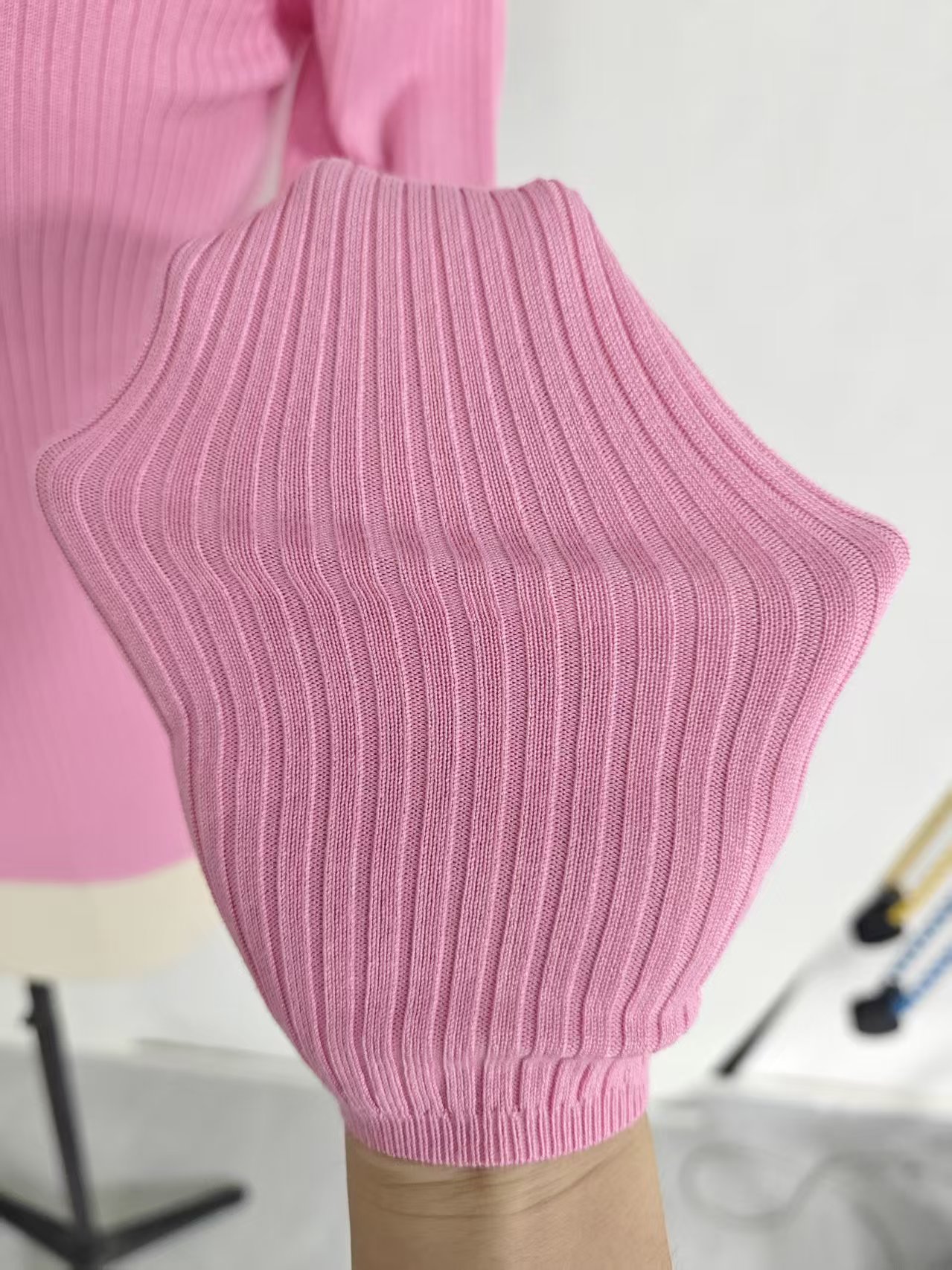 Ribbed sleeve cuff and knit fabric detail of ladies' sweater TF8828