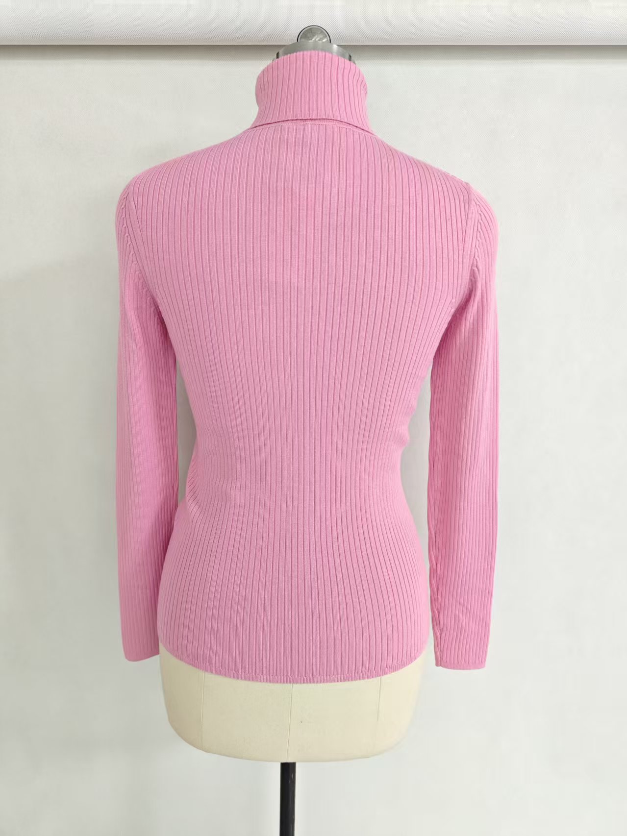 Back view of ladies' turtleneck knitwear sweater style TF8828