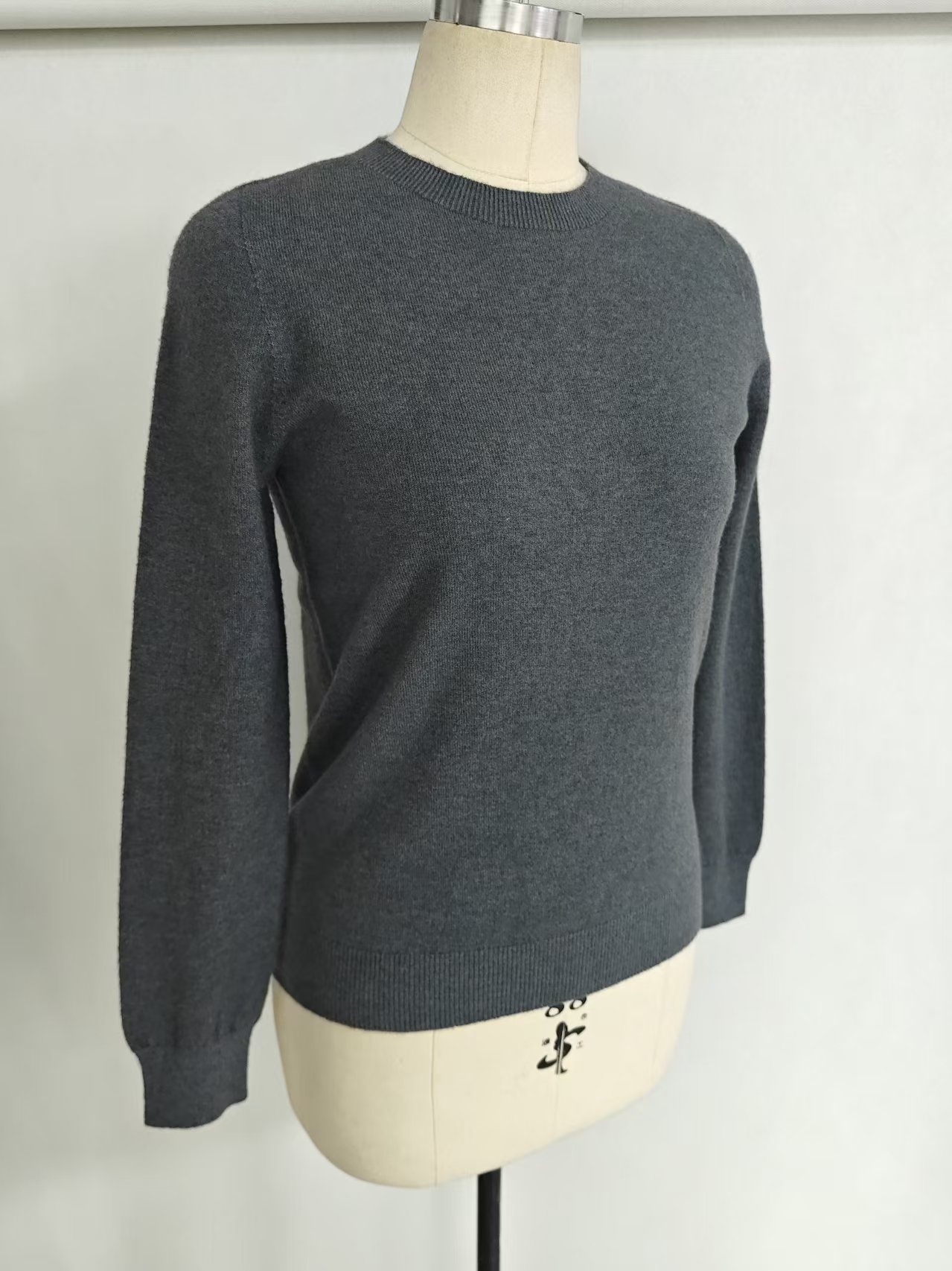 Women's cotton rayon blend long sleeve knit pullover sweater