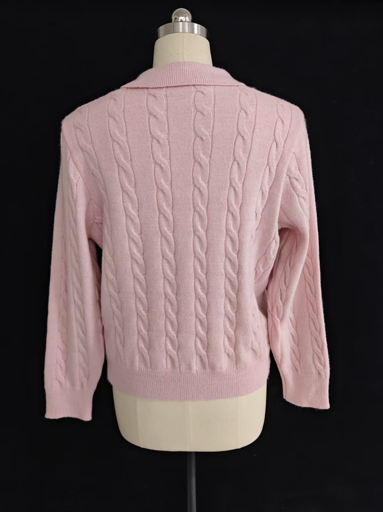 Back view of women's pink cable knit pullover sweater TF9283