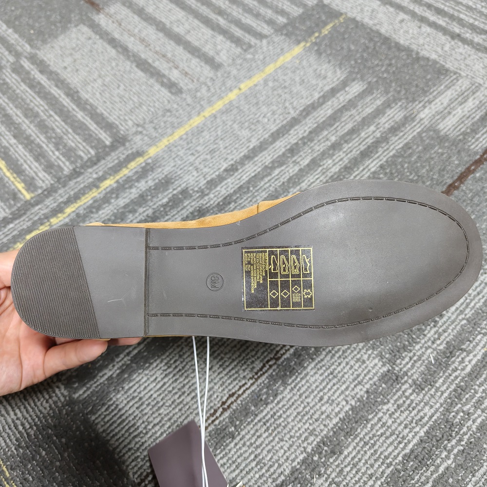 Durable rubber outsole on ladies' chestnut shoes TF9514