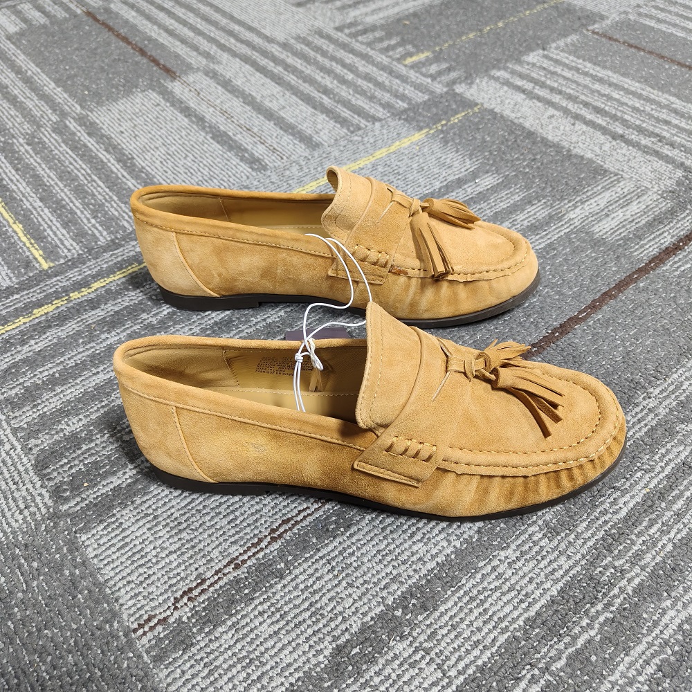 Pair of women's chestnut slip-on moccasin shoes TF9514
