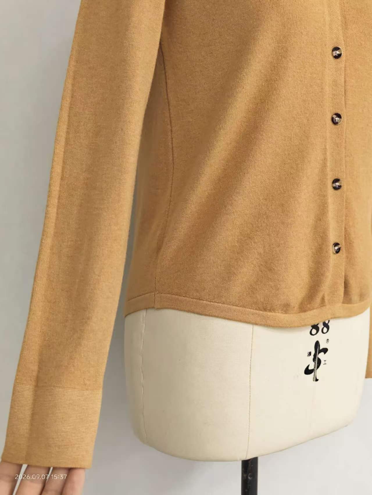 Women's solid color casual pullover sweater wholesale