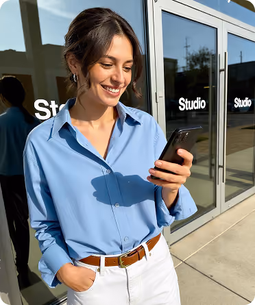 girl while scrolling