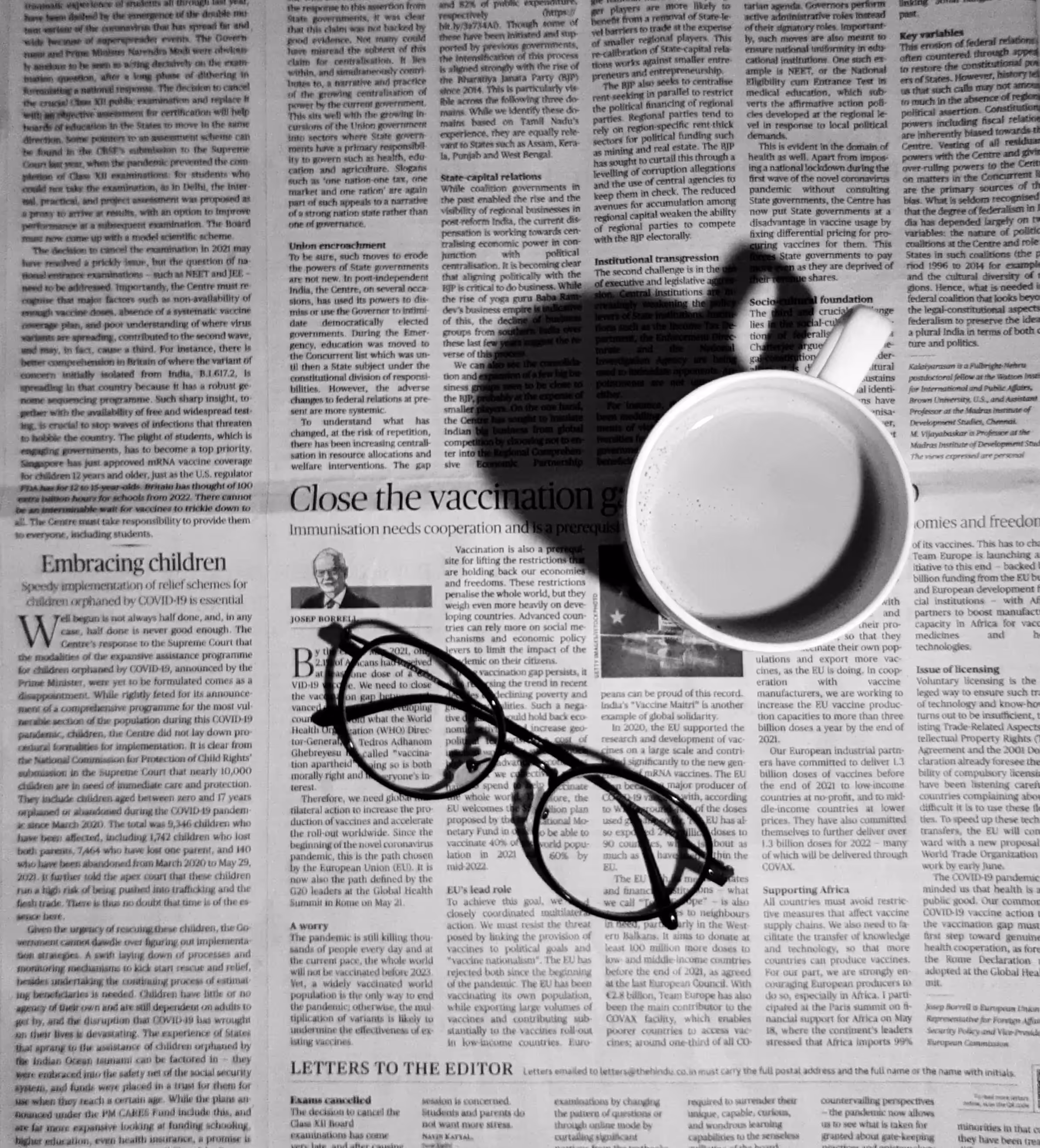 Extrait d'une page de journal avec articles présentés en colonnes