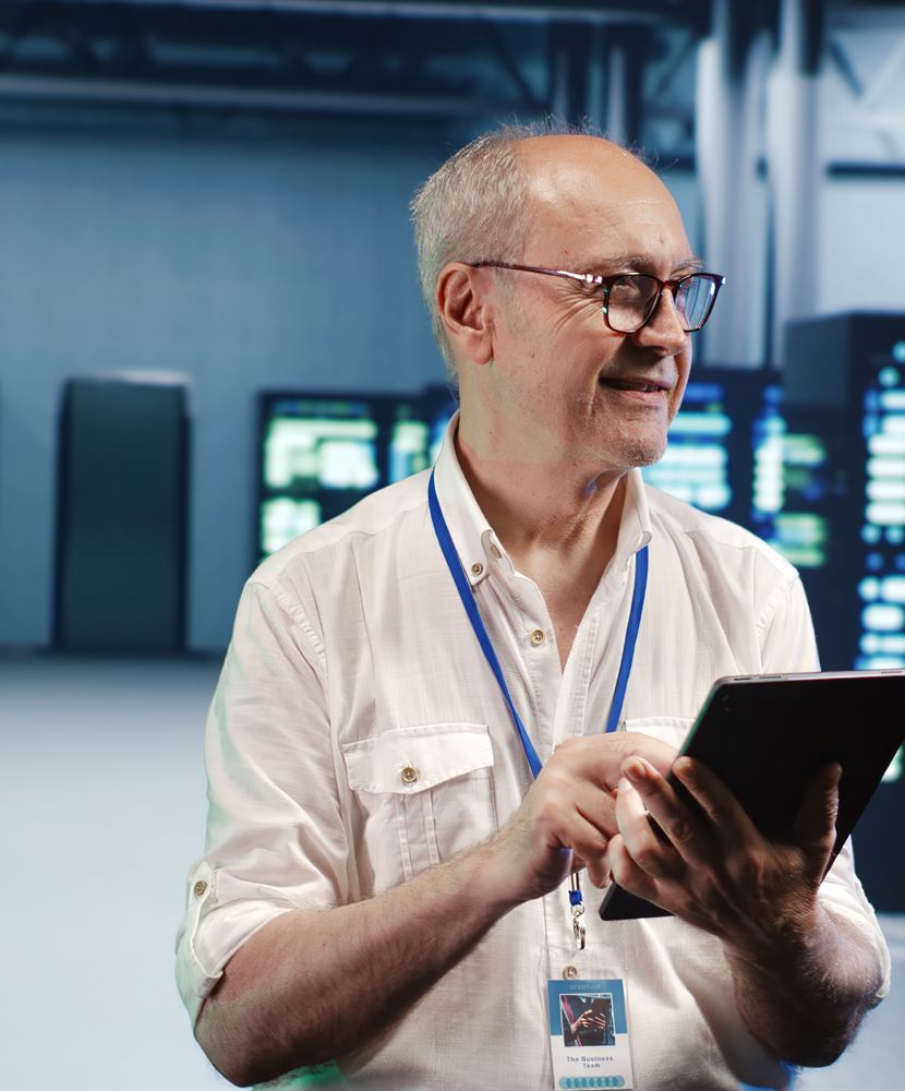 Operations analyst working at a monitoring desk