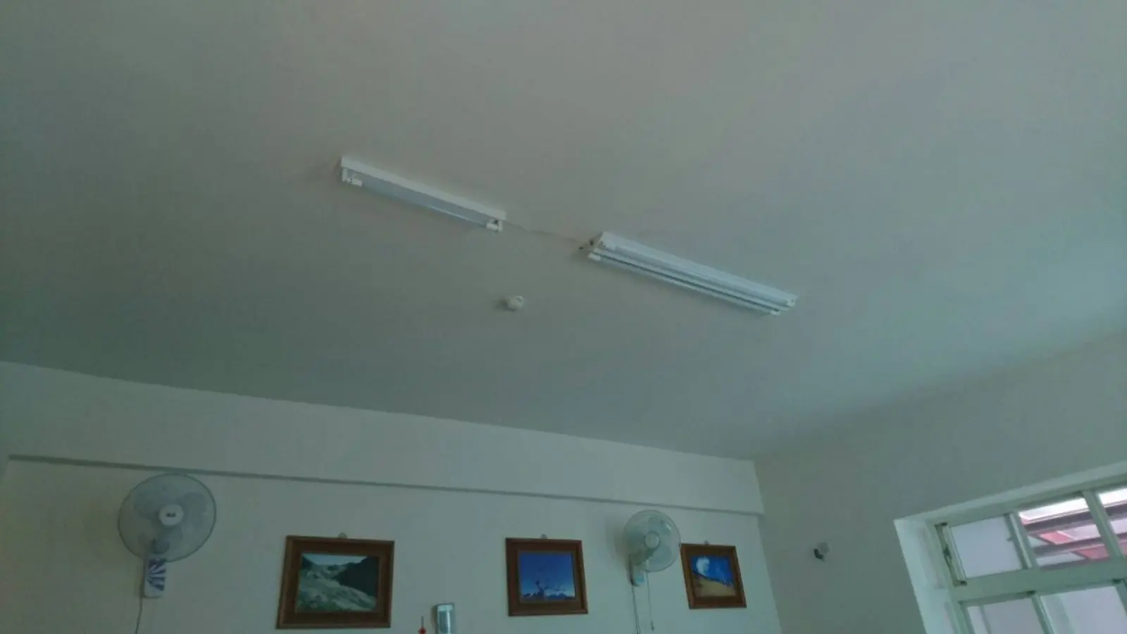 王詹樣公益信託贊助更換的院內 LED 燈具