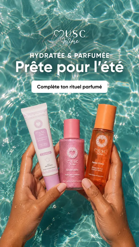 Publicité Musc Intime « Hydratée & parfumée, prête pour l'été », main tenant trois produits de soin parfumé au-dessus d'une eau turquoise, bouton « Complète ton rituel parfumé »
