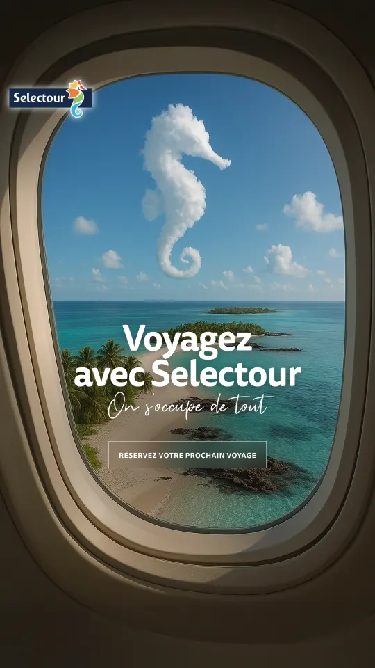 Publicité Selectour « Voyagez avec Selectour, on s'occupe de tout », vue depuis un hublot d'avion sur un nuage en forme d'hippocampe au-dessus d'une mer turquoise