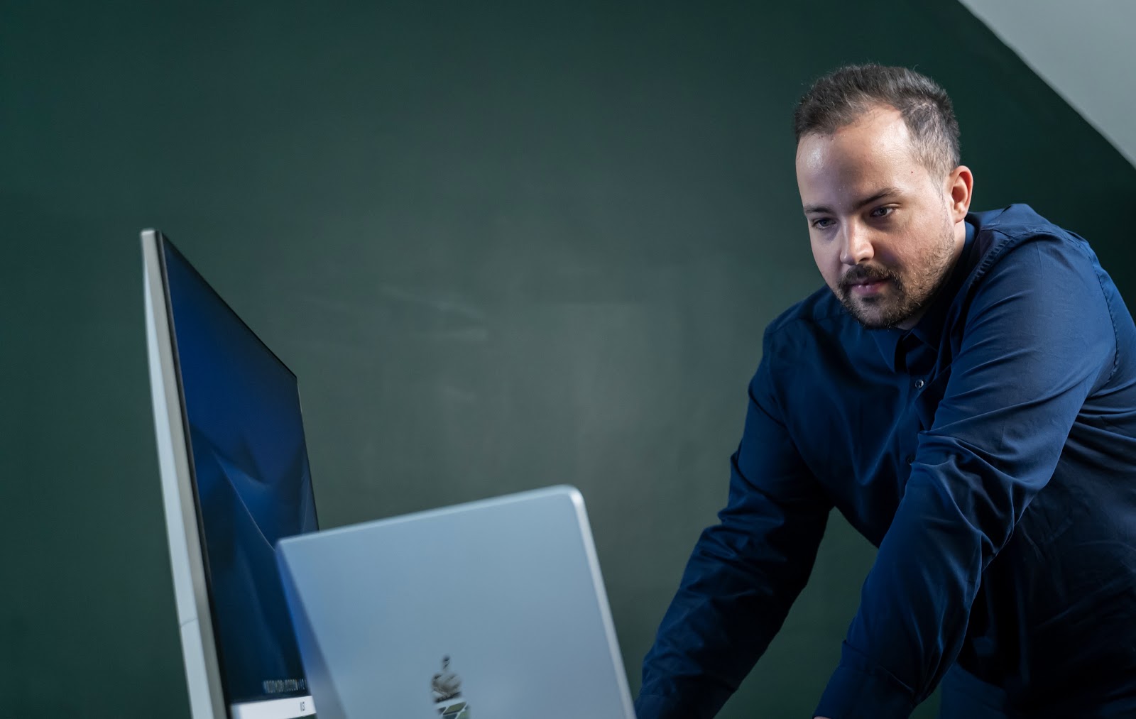 A GLK megalapítása – az ügyvezető munka közben