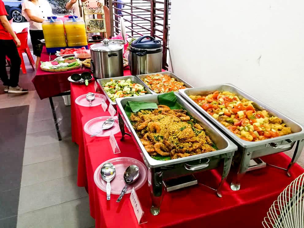 iDoCatering food catering service with silver trays