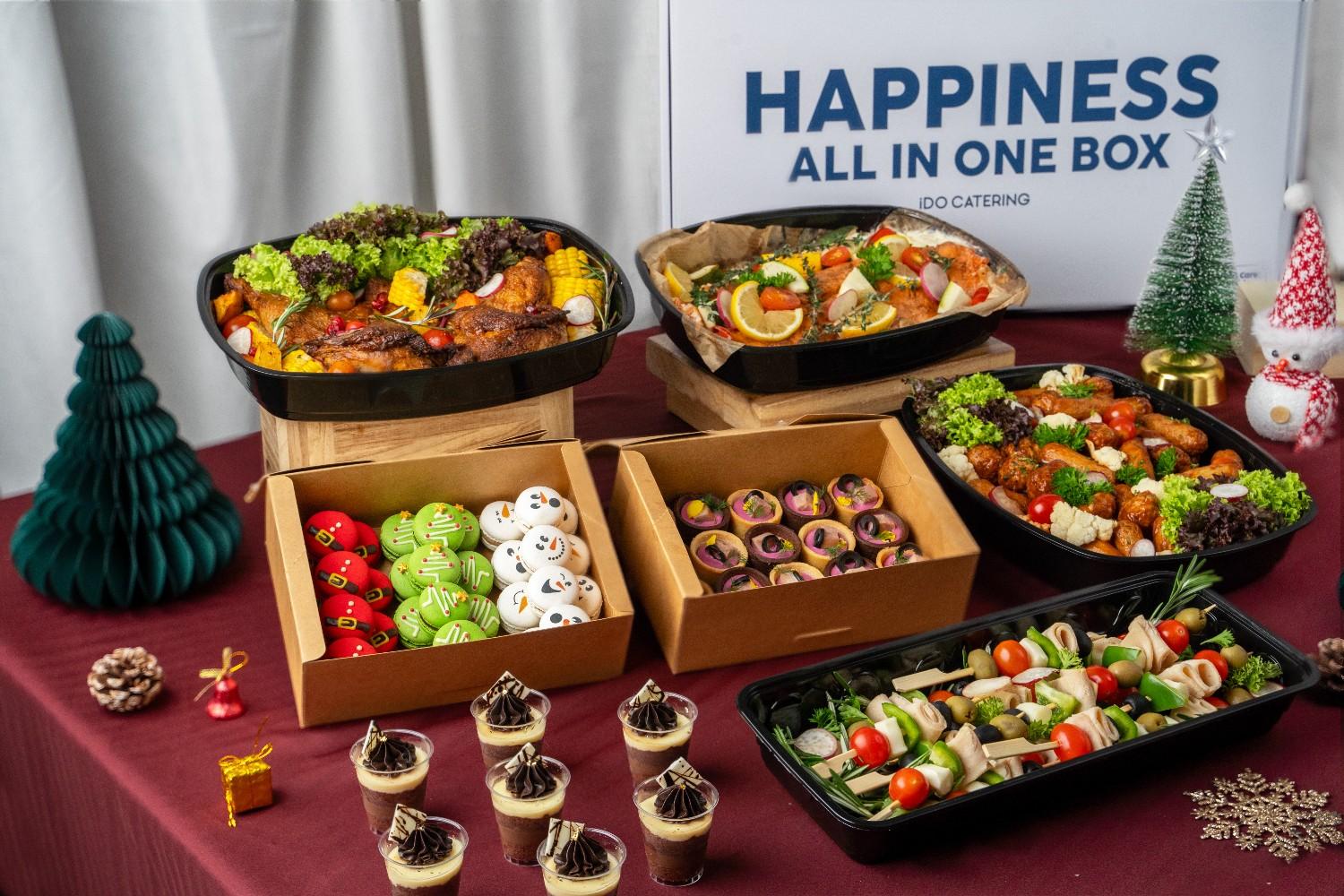 Christmas catering spread by iDoCatering