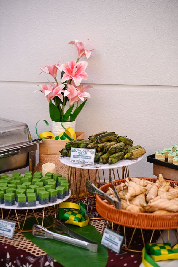 iDoCatering Nyonya kuih and Pulut Panggang dessert table — birthday and small event catering KL