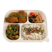 Butter chicken curry bento box with ghee rice — iDoCatering corporate bento