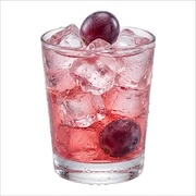 Ruby grape refresher over ice with red grapes — iDoCatering buffet