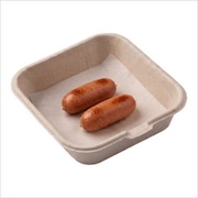 Mini chicken cocktail sausages in a kraft box — iDoCatering light refreshment