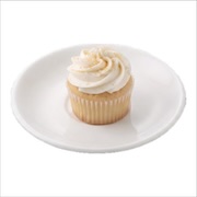 Artisanal cupcake with a swirl of vanilla buttercream — iDoCatering buffet