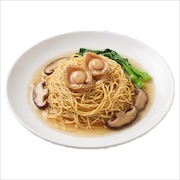 Longevity noodles with abalone, shiitake mushrooms and greens — iDoCatering buffet