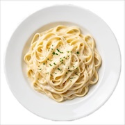 Creamy alfredo fettuccine topped with parmesan and parsley — iDoCatering buffet