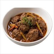Daging rendang, beef slow-cooked in thick spiced gravy with lemongrass and kaffir lime leaf — iDoCatering buffet