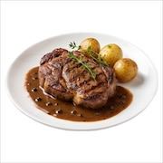 Grilled New Zealand lamb shoulder in black pepper sauce with baby potatoes and thyme — iDoCatering buffet