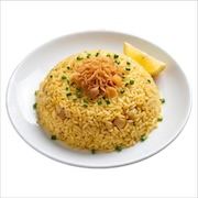Wok hei butter fried rice topped with shredded dried scallop and spring onion, lemon wedge — iDoCatering buffet