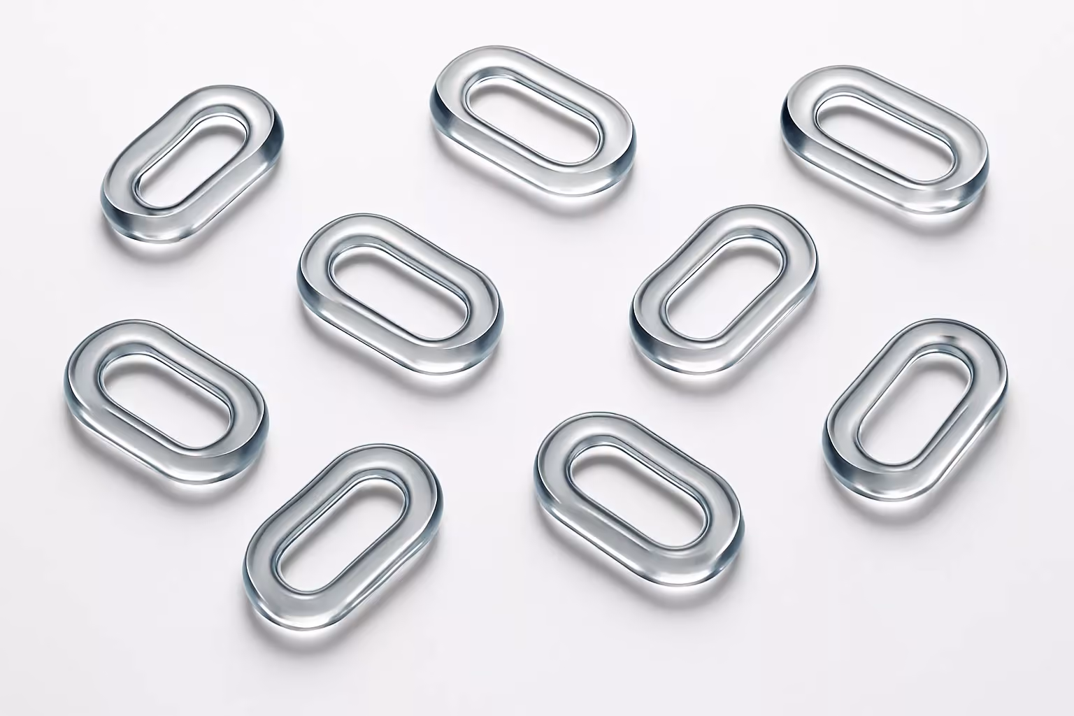3D glass chain links representing seamless software integrations and web connections.