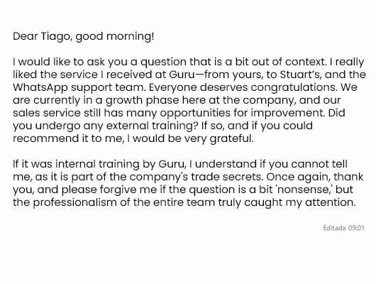 Customer message praising the service from the Guru team and WhatsApp support, asking whether the team received external training.