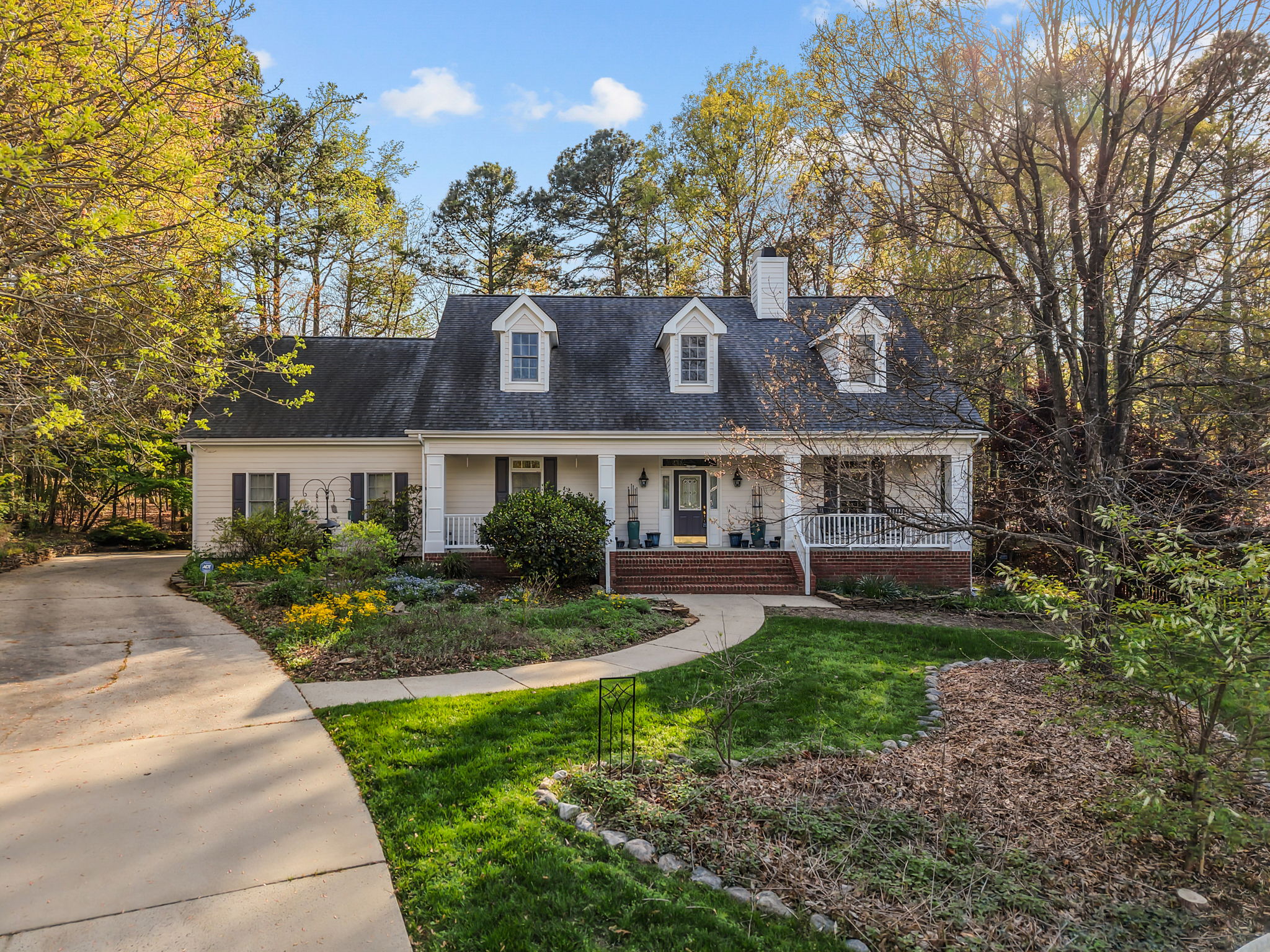 Well-presented home surrounded by mature trees in the Raleigh area