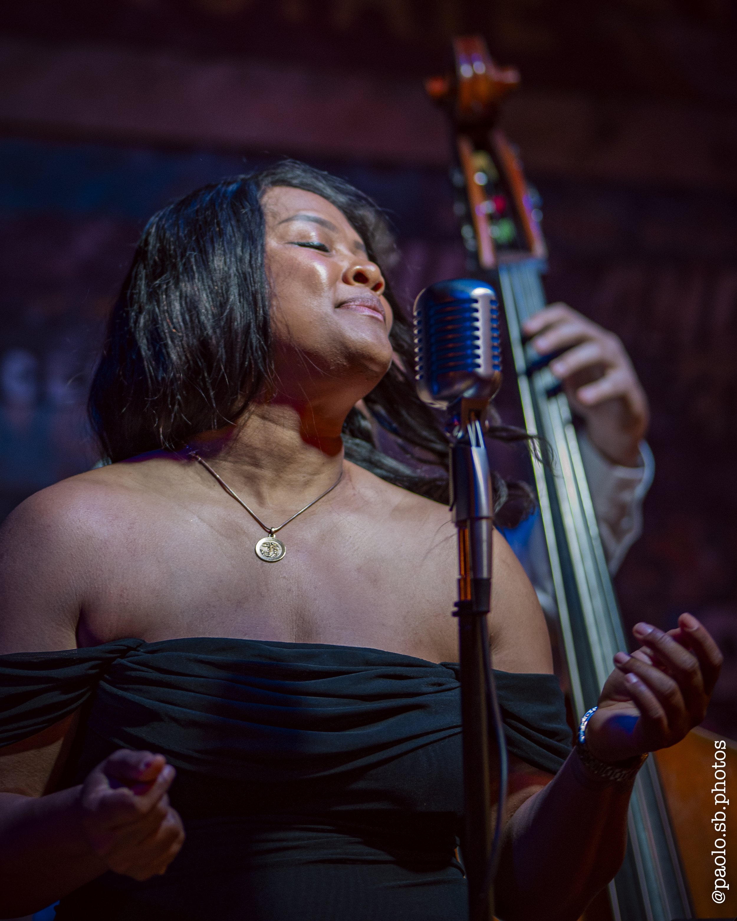 Lois Mahalia