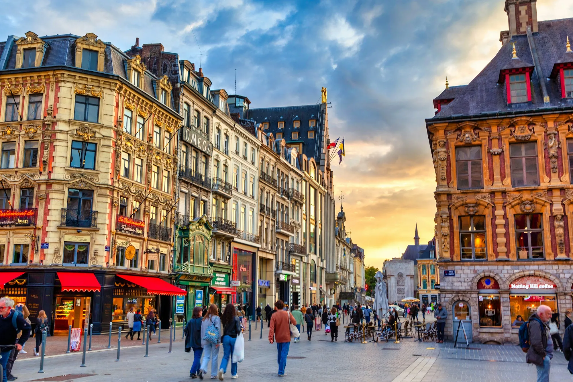 Façades flamandes du Vieux-Lille autour de la Grand'Place