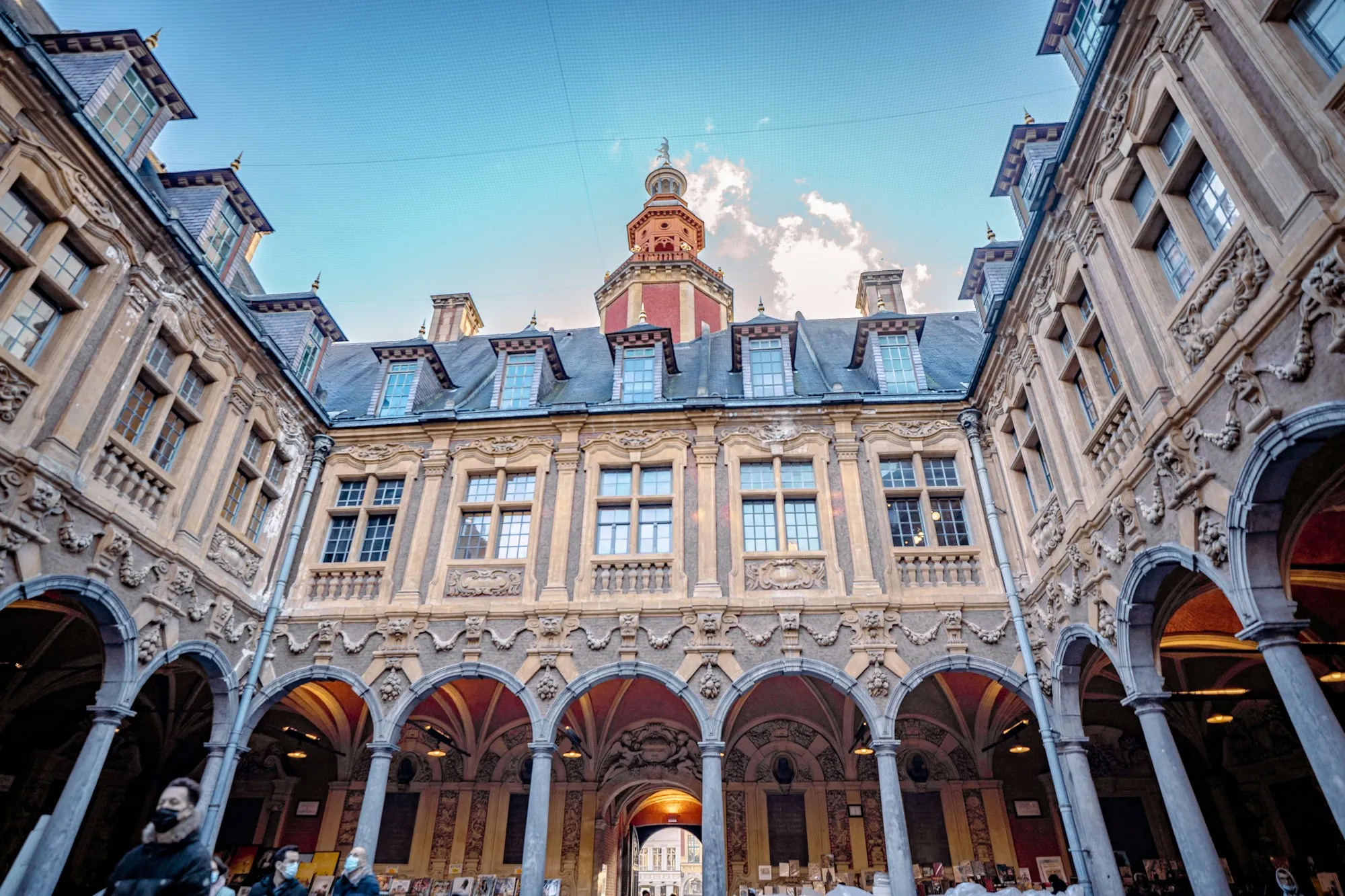 Cour intérieure de la Vieille Bourse de Lille