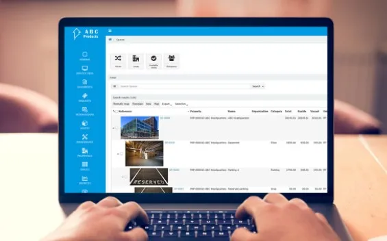 Skärmbild på Axxerion på laptop.