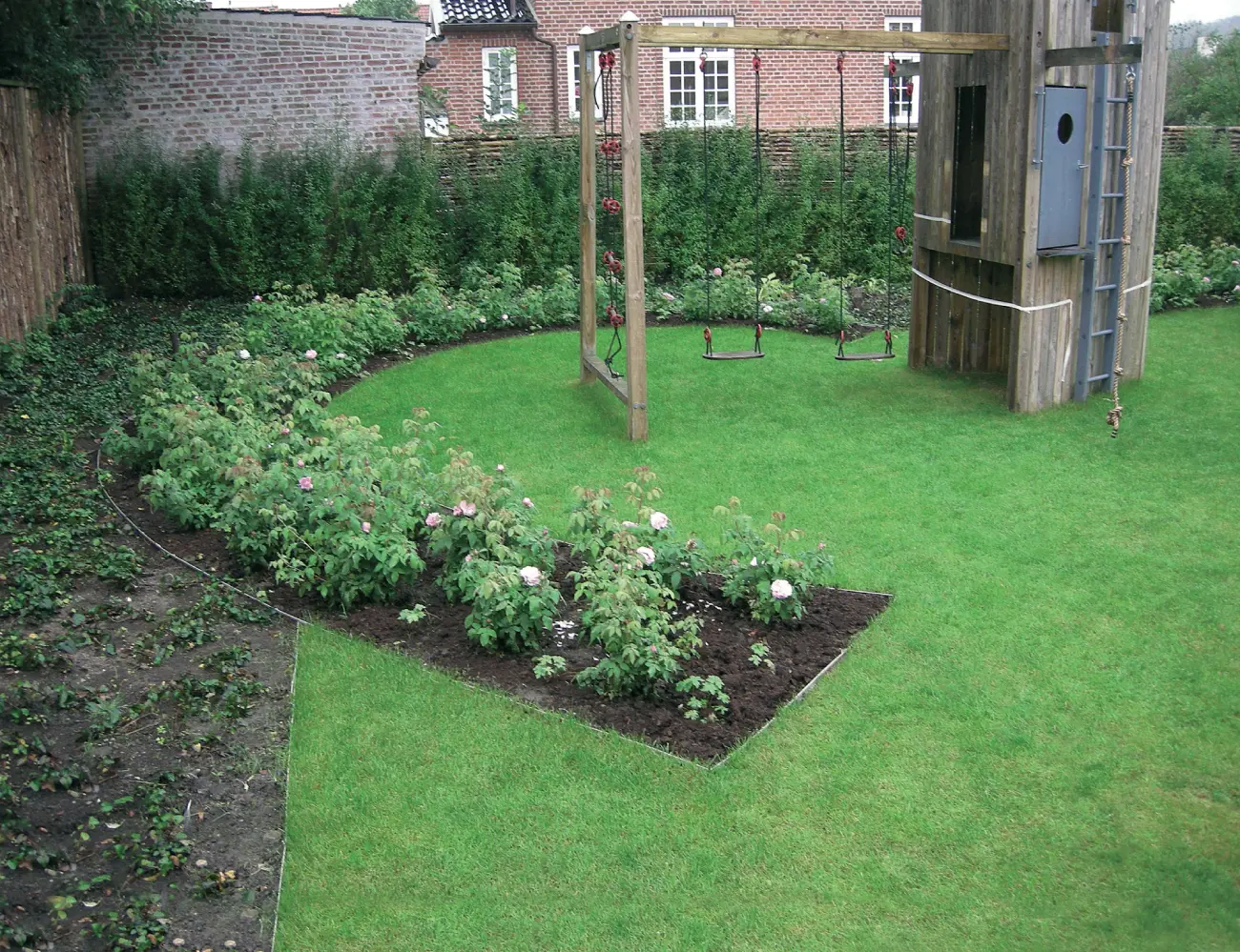 AllEdge landscape edging system