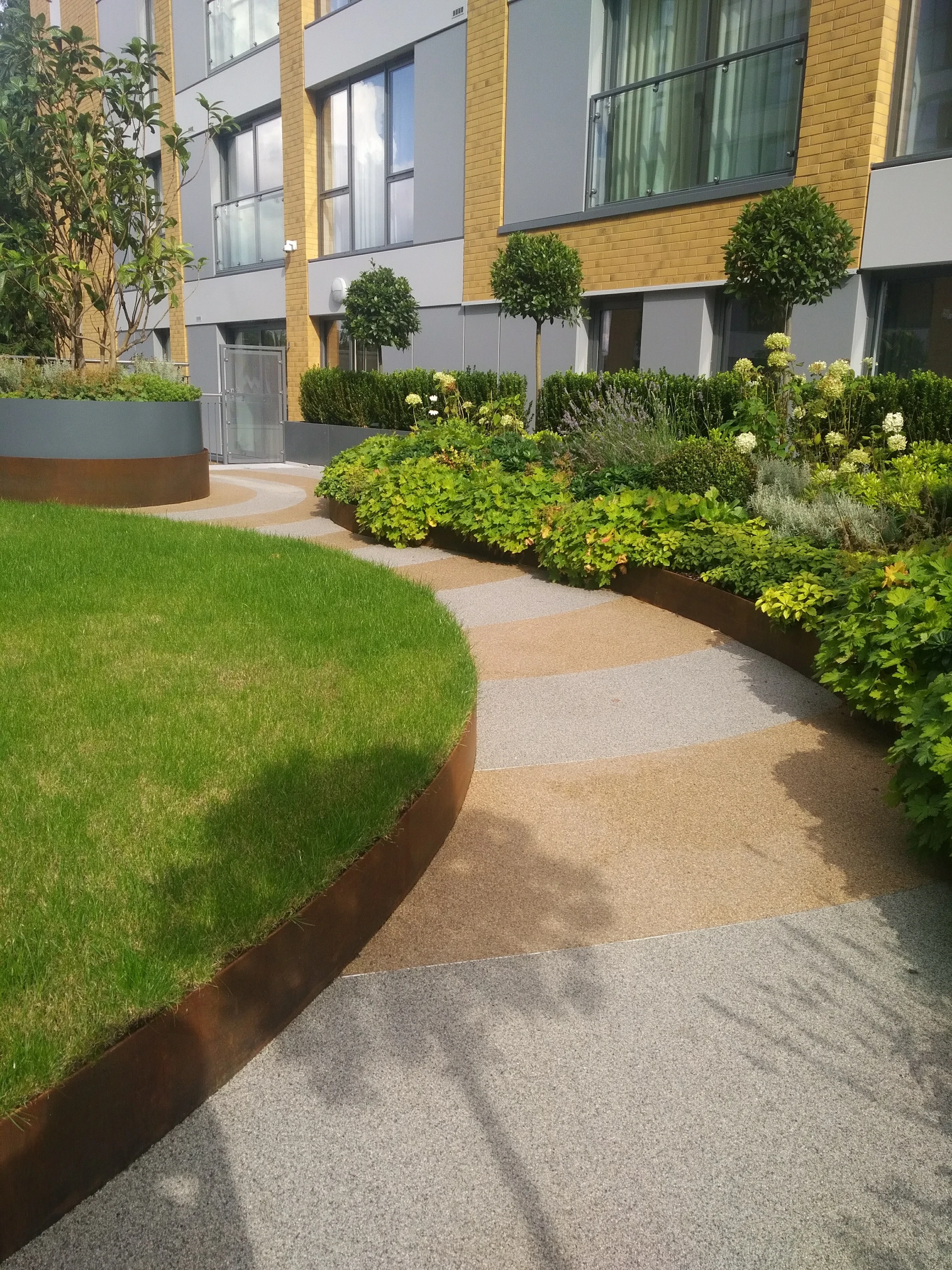 Urban landscape edging product gallery image