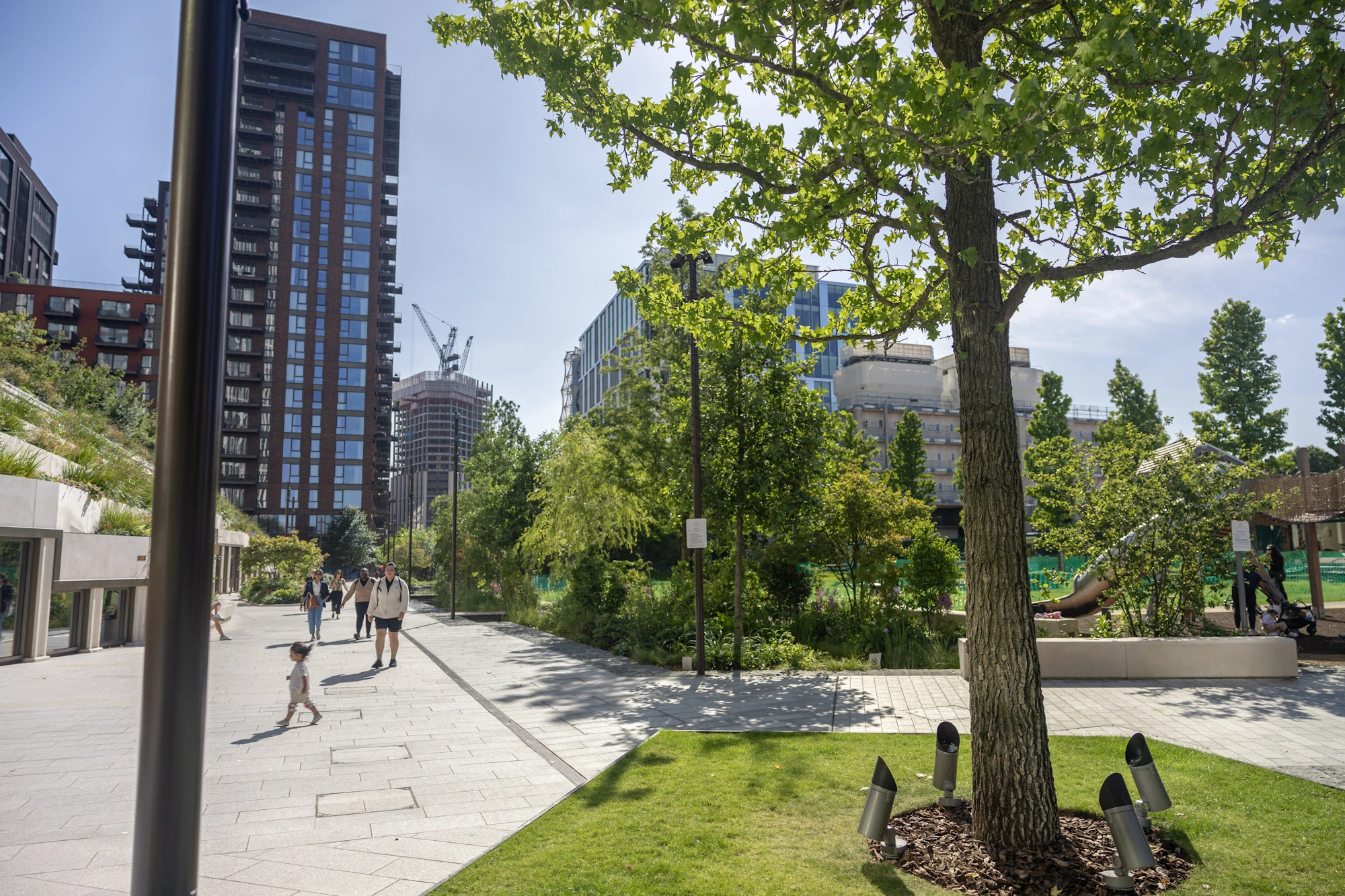 How Does Metal Garden Edging Compare to Stone, Wood & Concrete - Kinley Systems blog image