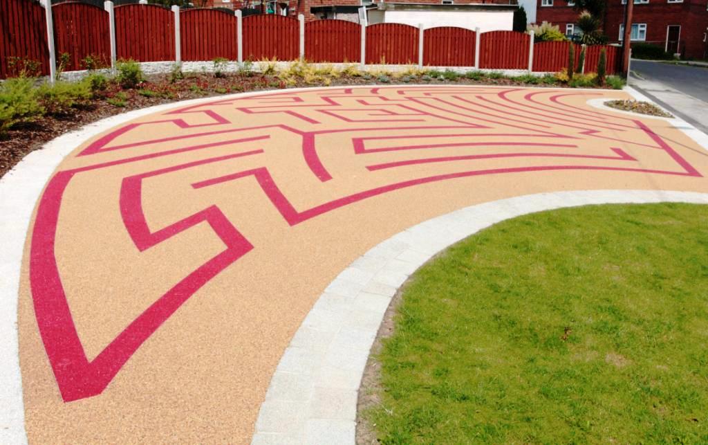 How To Choose The Perfect Landscape Edging For Your Garden Project - Kinley Systems blog image