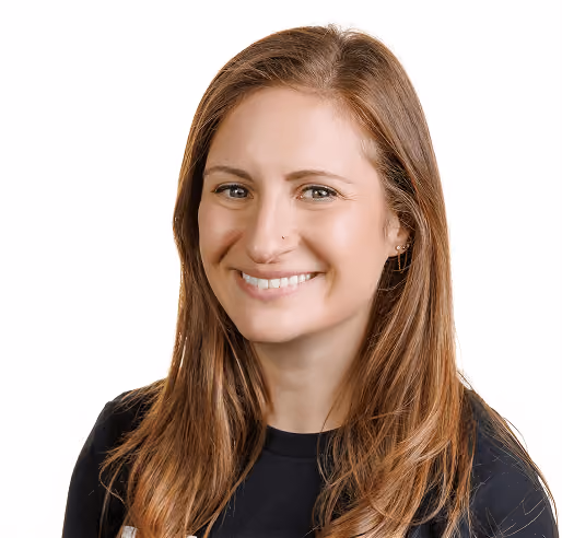 Portrait of Arielle Newcombe, Dimer Health clinician.