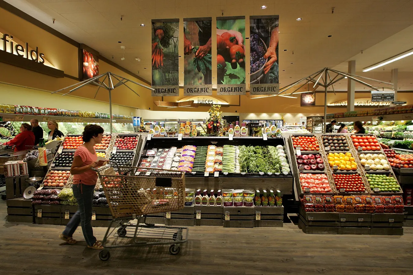 Safeway grocery produce section