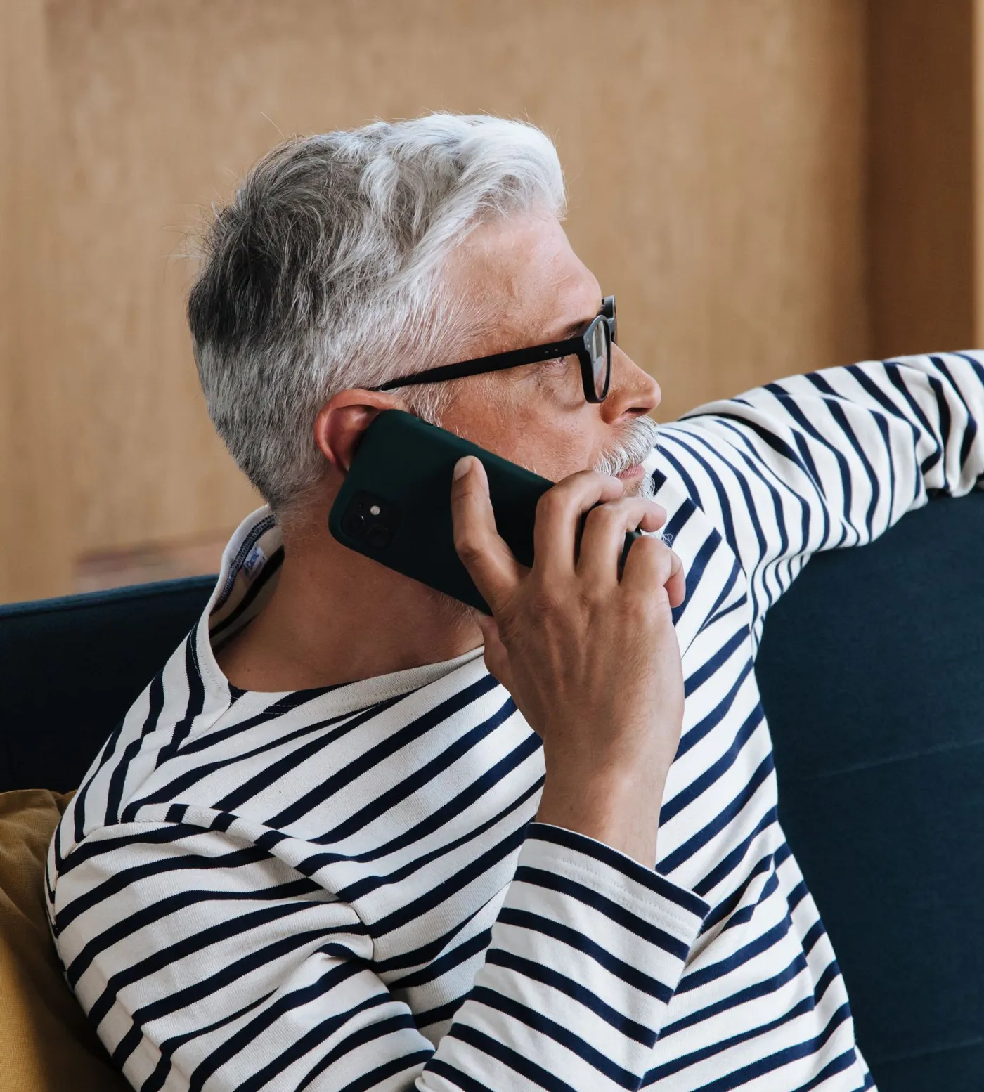 Portrait au téléphone