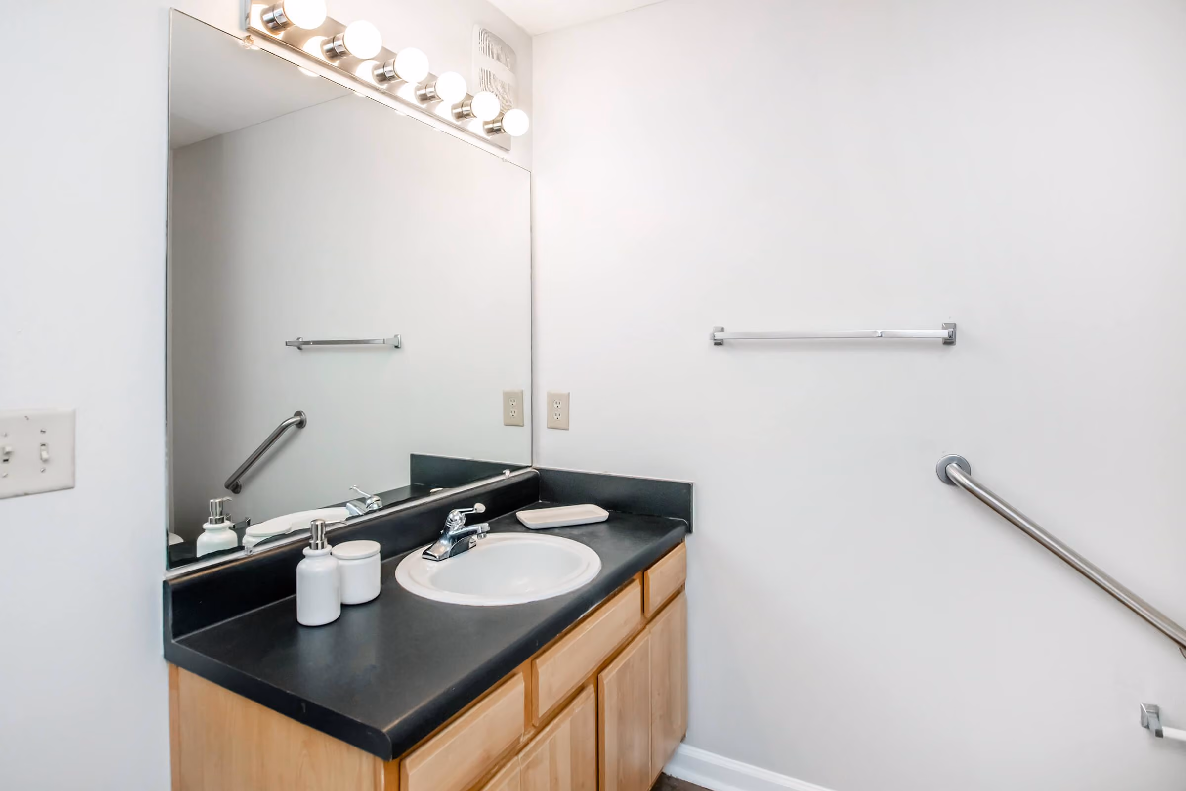Bathroom vanity