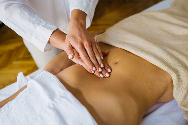 Udarabhyanga Massage Rücken Ayurveda Vitalblüte Regina Neubauer Wien